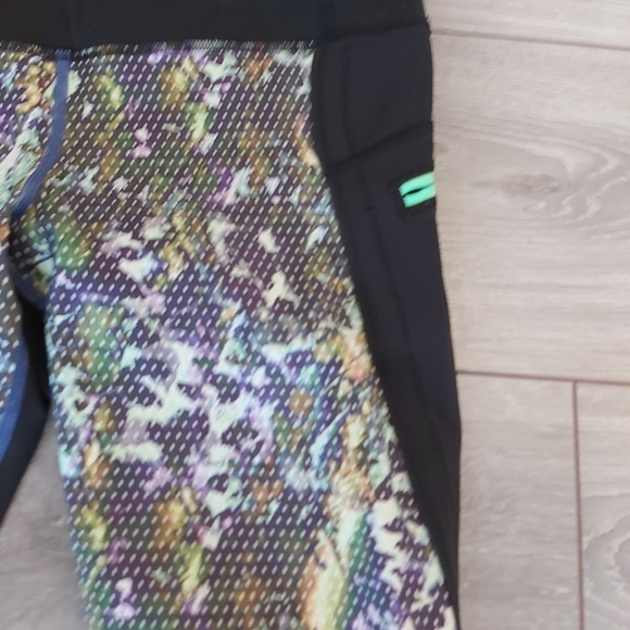 Lululemon Special Edition Leggings - Picture 3 of 4